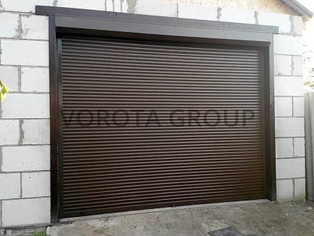 Рулонные ворота для гаража Doorhan для частного дома 3000x2250