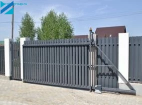 Промышленные ворота подвесные штакетник