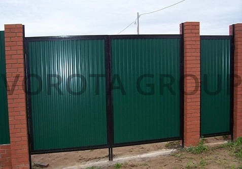 Распашные ворота Doorhan зеленые 2000х3500